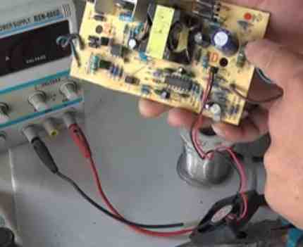 可调微型电压表修复电瓶车蓄电池